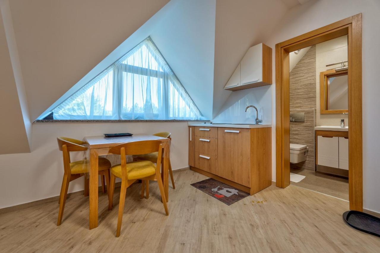 Lovac Apartmani 즐라티보 외부 사진