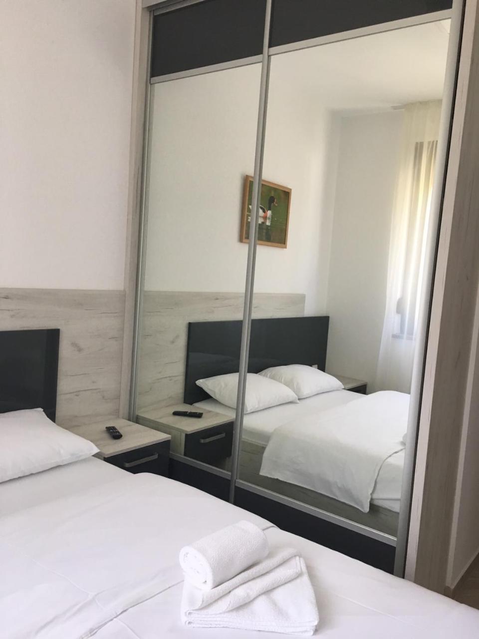 Lovac Apartmani 즐라티보 외부 사진