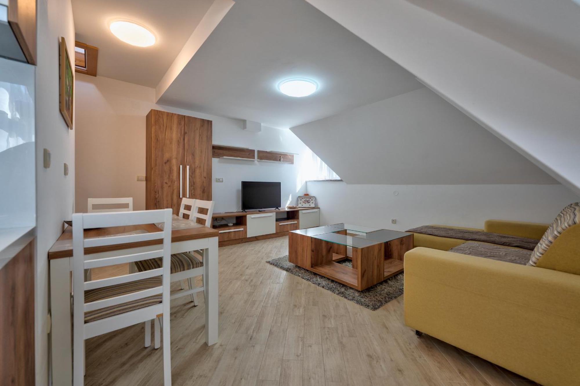 Lovac Apartmani 즐라티보 객실 사진